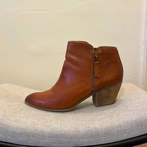 Cognac, double zipper, leather Frye booties